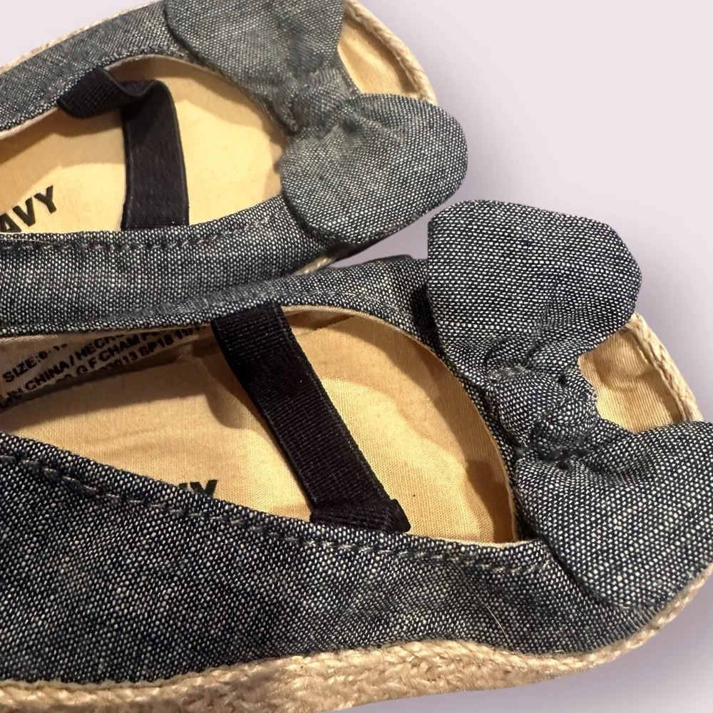 NWT Baby Old Navy Charcoal Denim Shoes with Bow 6-12 Mon